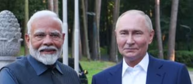 Narendra Modi, primer ministro de India realiza una visita a Rusia donde se reunió con el presidente Vladimir Putin