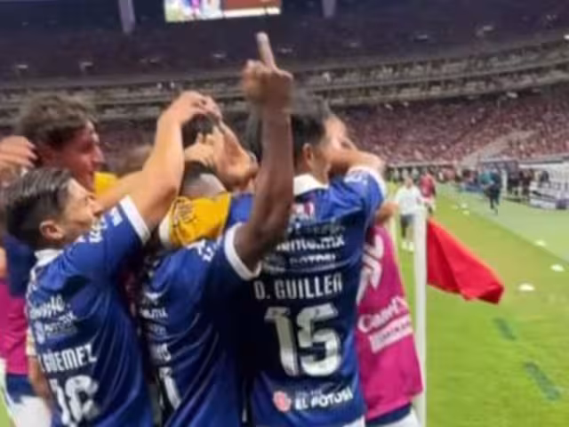 El  momento de la polémica señal