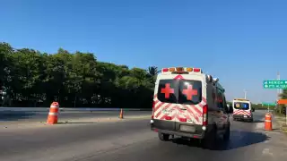Fuerte accidente deja 2 motociclistas lesionados en el libramiento de Progreso