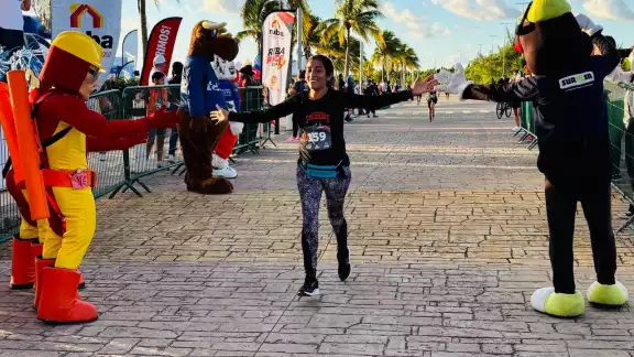 Desde adultos hasta niños participaron en la carrera