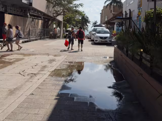 La negligencia de la empresa concesionaria del servicio de alcantarillado daña la imagen de Playa del Carmen, como un destino confiable y seguro