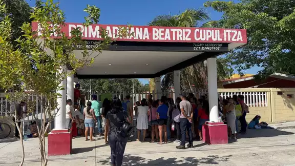 En las protestas, se advirtió que las clases no se darían a menos que se realice el cambio de director En las protestas, se advirtió que las clases no se darían a menos que se realice el cambio de director