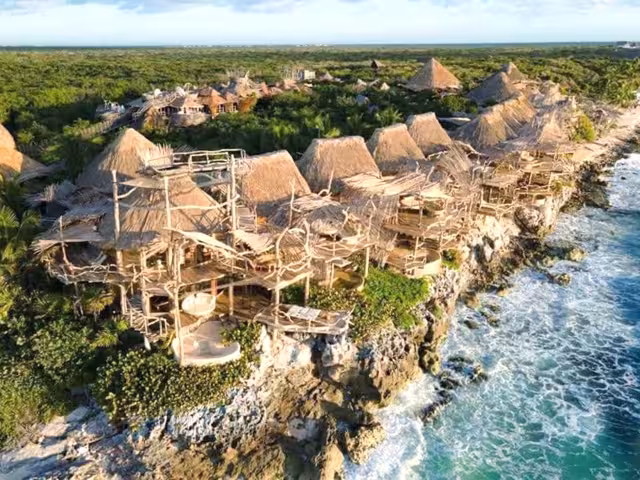 El predio costero en el que se llevan a cabo los trabajos de construcción se encuentra en un área bajo protección federal