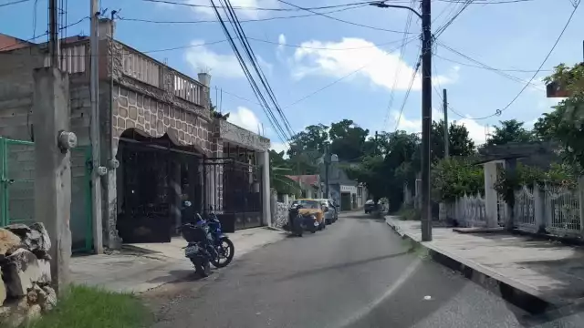 El músico y tecladista calkiniense Jhonatan Orozco, conocido como El Sultán de la Cumbia, fue hallado grave en su domicilio la madrugada de este sábado.