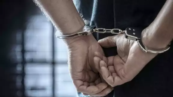 Elementos de la Guardia Nacional llevaron a cabo la detención en las instalaciones del AICM