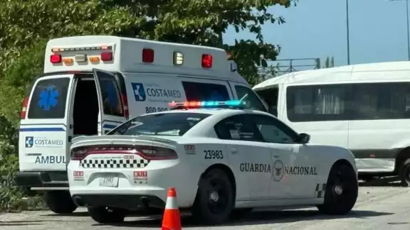 Accidente en carretera hacia Cancún paraliza el tráfico Accidente en carretera hacia Cancún paraliza el tráfico