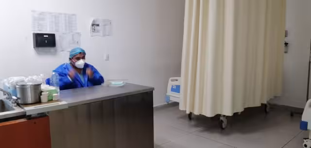 Pacientes del Hospital Comunitario acusan que tienen a pasantes que sólo los maltratan y regañan