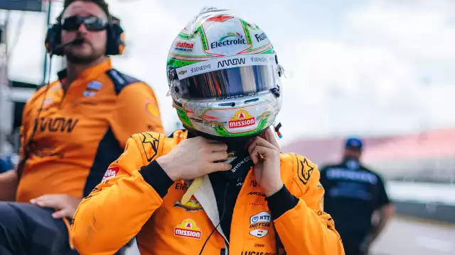 El mexicano tiene 4 carreras para intentar ir por el título