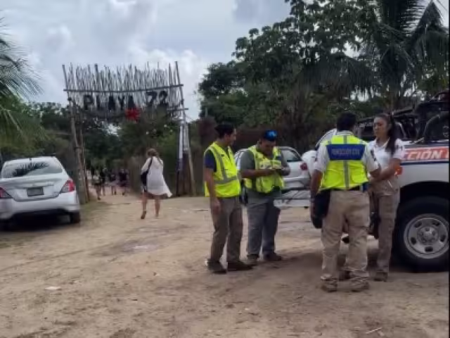 Las dos personas utilizaban el equipo de la empresa SkydiveMex