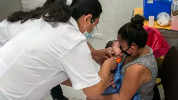 La Ssa exhortó a la población a verificar su esquema de vacunación, particularmente la aplicación de la vacuna SRP La Ssa exhortó a la población a verificar su esquema de vacunación, particularmente la aplicación de la vacuna SRP