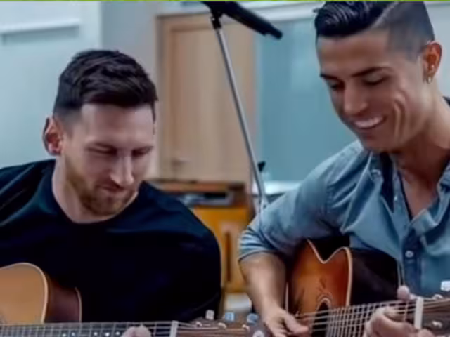 Messi y CR7 todos unos trovadores