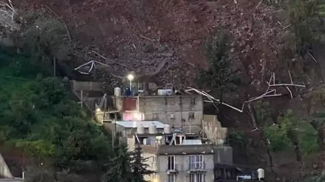 La mañana de este martes se registró un deslave en la colonia San Francisco Chimalpa, ubicada en el municipio de Naucalpan