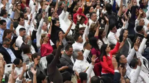 Ernestina Godoy y Citlalli Hernández, convocaron para sesionar a las 13 horas de este domingo en la sede del Senado de la República.