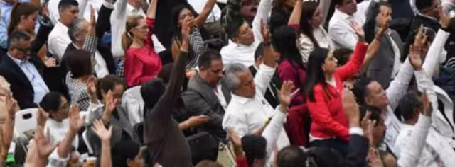 Ernestina Godoy y Citlalli Hernández, convocaron para sesionar a las 13 horas de este domingo en la sede del Senado de la República.