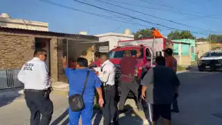 Veladora provoca incendio en Campeche; dos mujeres resultan intoxicadas