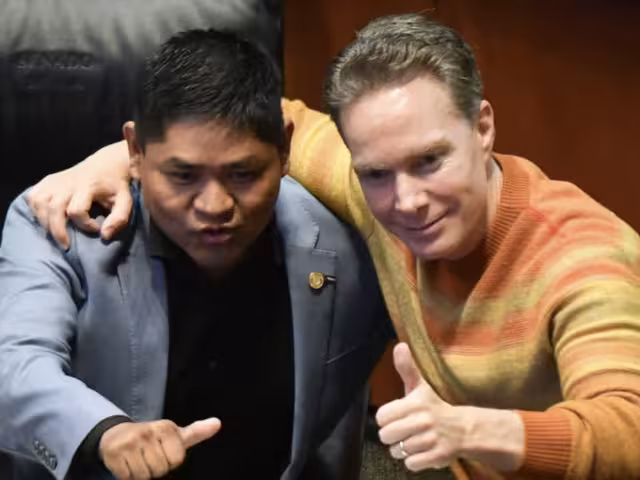 El también cantante rindió protesta este jueves