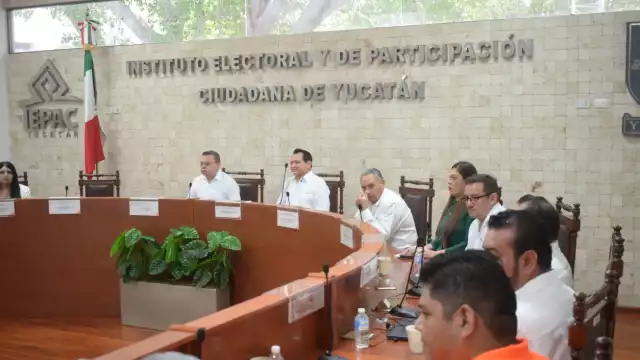 Joaquín Díaz Mena es el primer gobernador en alcanzar un número importante de votos en las urnas