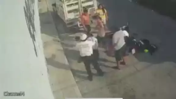 En la avenida Bonampak, en la supermanzana 68, ocurrió la agresión de los elementos.
