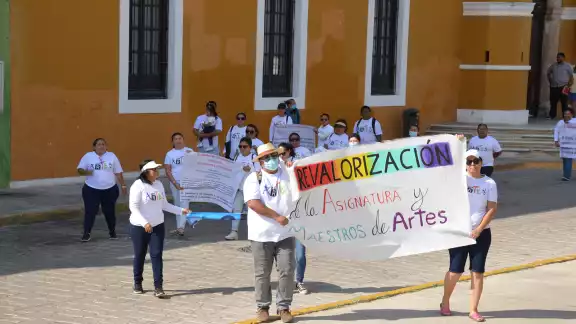 En lucha cerca de 60 maestros En lucha cerca de 60 maestros