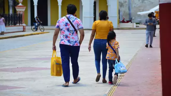 Cada Comuna debe atender los problemas de la mujer y darles voz Cada Comuna debe atender los problemas de la mujer y darles voz