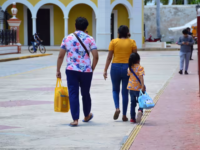 Cada Comuna debe atender los problemas de la mujer y darles voz
