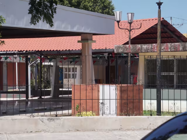 Suspenden clases por lluvias