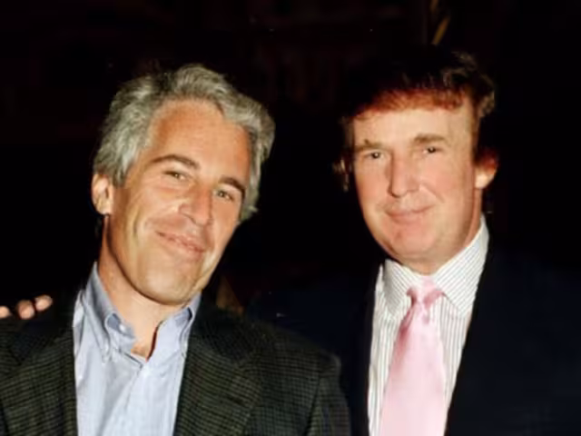 En entrevista con el diario italiano Corriere della Sera, el hermano de Jeffrey Epstein afirmó que tenía información que comprometía a Donald Trump
