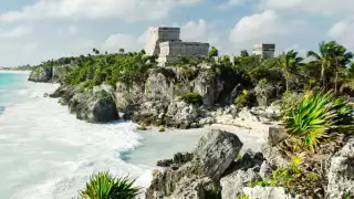 ¿Cuál es el Pueblo Mágico de Quintana Roo con vista al Mar Caribe?