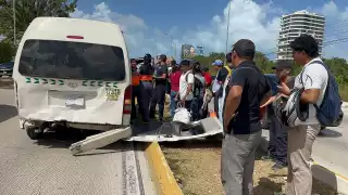 Accidente de combi en boulevard Luis Donaldo Colosio en Cancún deja lesionados: EN VIVO