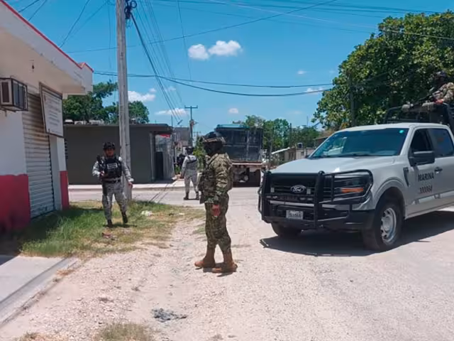 FGR y fuerzas federales aseguran droga y armamento en Campeche