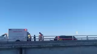 Accidente en el Puente de la Unidad, en Ciudad del Carmen, deja cuatro docentes heridos