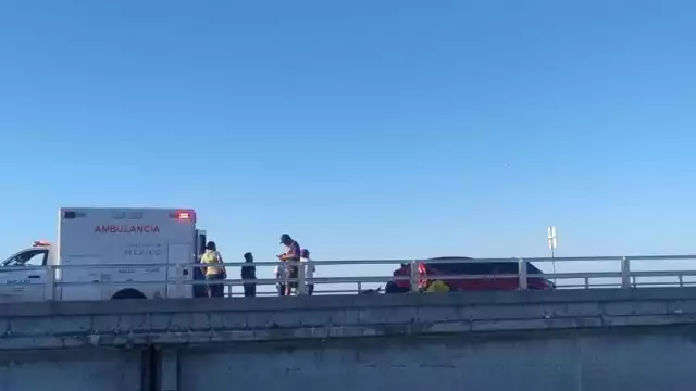 Cuatro docentes resultaron lesionados en un accidente en el puente de la unidad cerca de Isla Aguada