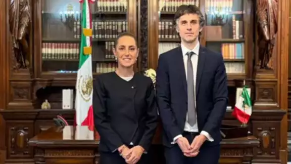La presidenta de México, Claudia Sheinbaum recibió este viernes en Palacio Nacional a Guido Croxatto, abogado del expresidente peruano, Pedro Castillo La presidenta de México, Claudia Sheinbaum recibió este viernes en Palacio Nacional a Guido Croxatto, abogado del expresidente peruano, Pedro Castillo