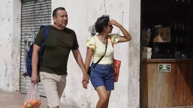 Los grupos más vulnerables son los niños, adultos mayores, mujeres embarazadas y quienes trabajan bajo el sol sin protección