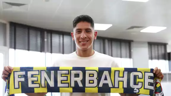 Fenerbahçe confirma principio acuerdo cesión 38 millones euros. Fenerbahçe confirma principio acuerdo cesión 38 millones euros.