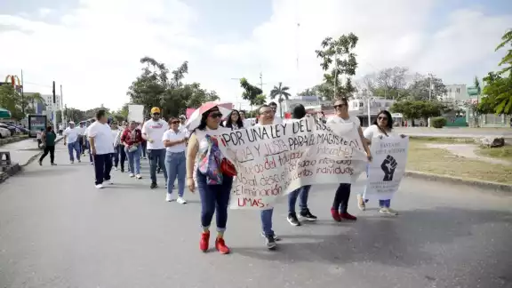 Catedráticos enviaron un comunicado, donde pedían el respaldo de los padres, señalando que también quieren el bienestar educativo Catedráticos enviaron un comunicado, donde pedían el respaldo de los padres, señalando que también quieren el bienestar educativo