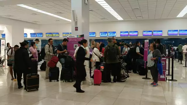 Las operaciones en el Aeropuerto Internacional de Mérida no registran interrupciones a pesar de la presencia de un banco de niebla