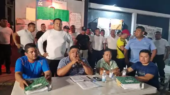 Policías de Campeche y cesados piden respaldo de la ciudadanía Policías de Campeche y cesados piden respaldo de la ciudadanía