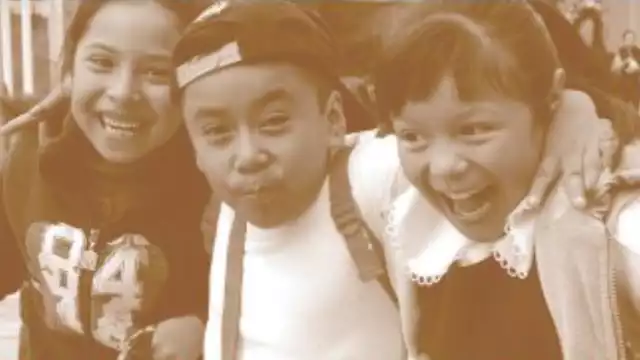 Las becas brindan un apoyo económico de 800 pesos mensuales por estudiante.