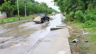 Inundaciones  siguen presentes ante falta de mantenimiento en calles y alcantarillas en Chetumal