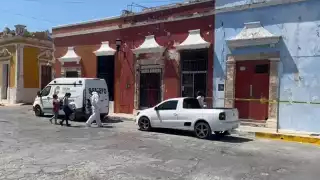 Hallan cadáver en descomposición en el barrio de San Francisco en Campeche