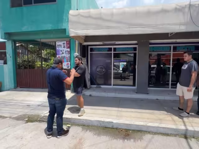 Familiares acusan a entrenador de gimnasio por acoso y abuso contra joven en Morelos.