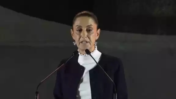 Claudia Sheinbaum, virtual presidenta electa de México. se reunió con jóvenes en el Polyforum Cultural Siqueiros