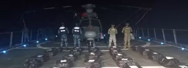 Elementos de la Secretaría de Marina decomisaron mas de tonelada y media de cocaína frente a las costas de Manzanillo