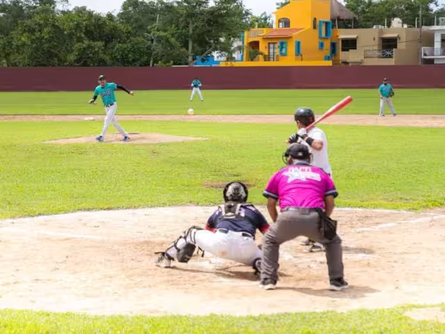 'Naranjeros' triunfan en la Liga Municipal de Béisbol de Cozumel