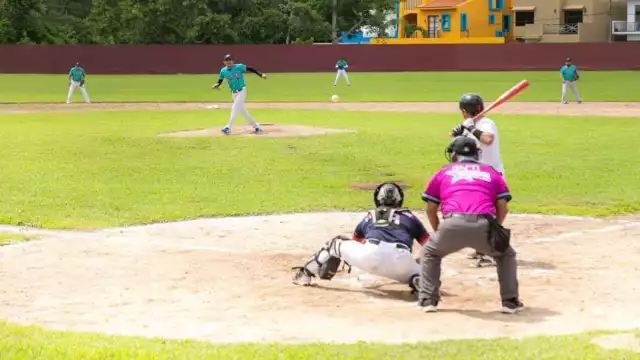 'Naranjeros' triunfan en la Liga Municipal de Béisbol de Cozumel