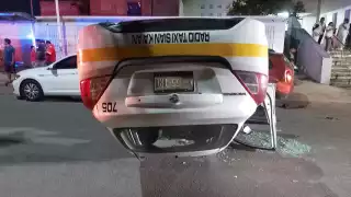 Chofer en presunto estado de ebriedad provoca accidente automovilístico en Othón P. Blanco