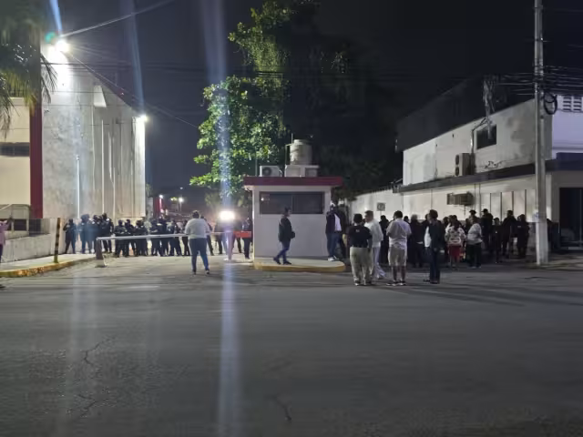 El enfrentamiento llegó a la quema de una patrulla