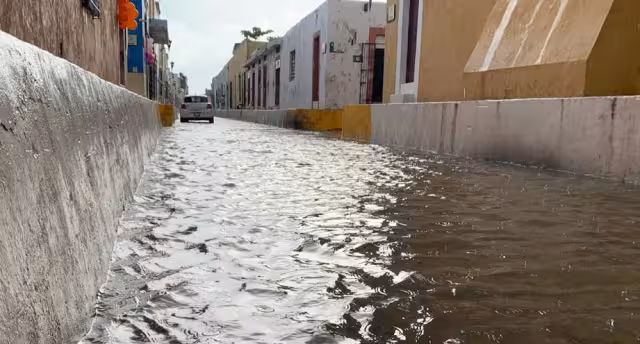 Campeche no ha recibido impactos directos, pero sí lluvias fuertes, tormentas eléctricas y vientos.