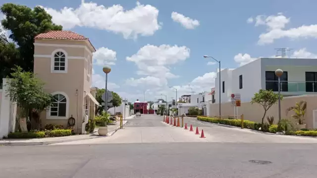 Según la Fiscalía, la pareja del acusado golpeó a la menor y la encerró en el baño la noche anterior de que ocurriera el deceso